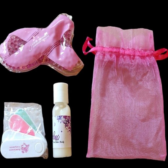 New Breast Cancer Awareness 4 Piece Gift Bag: Emery Board, Lotion, Gel Pack, Bag - Picture 2 of 11